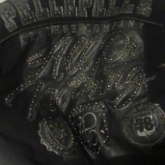 Designer Brands Fairly new - Picture 2 of 5